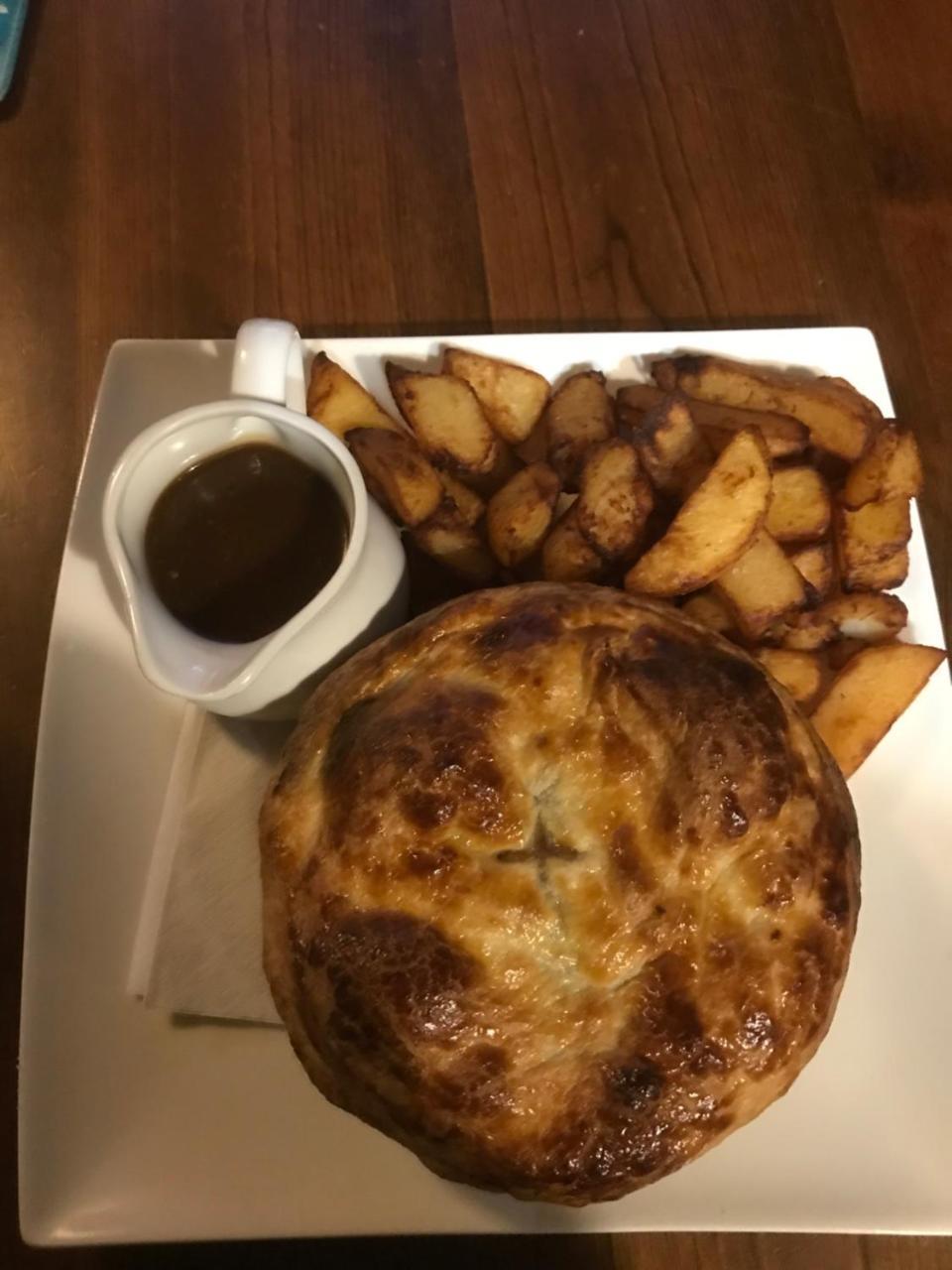 The Downe Arms *